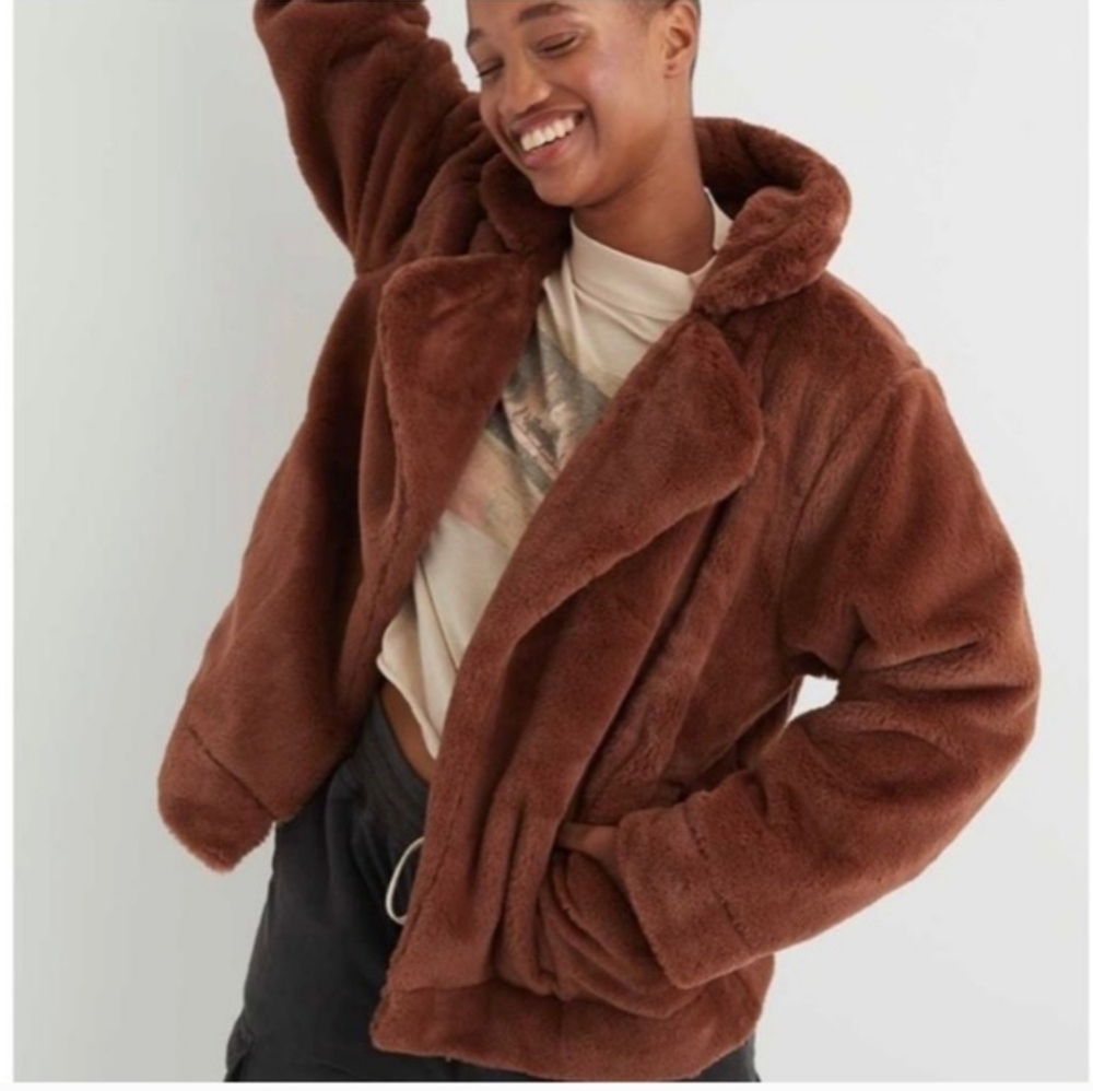 Aerie Faux Fur‎ Coat Large